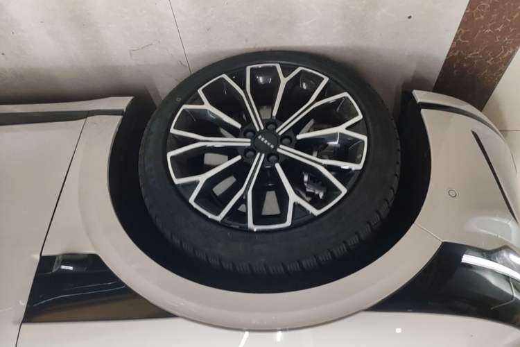 Used Zeekr 007GT 2025 Four-Wheel Drive Intelligent Driving Version 75 kWh Left Front Wheel Hub