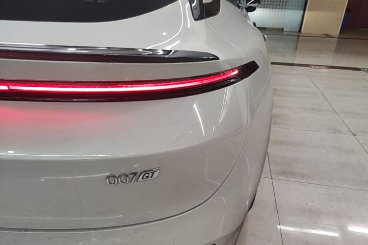 Used Zeekr 007GT 2025 Four-Wheel Drive Intelligent Driving Version 75 kWh Right Rear Taillight
