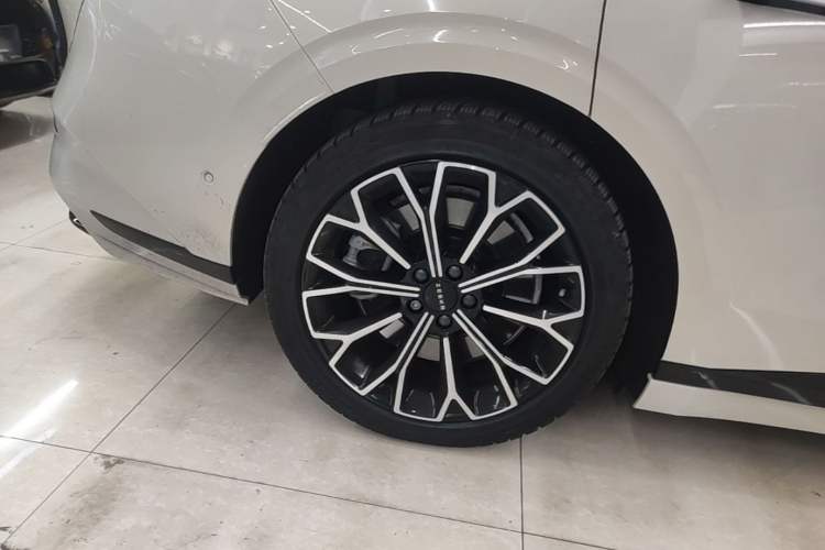 Used Zeekr 007GT 2025 Four-Wheel Drive Intelligent Driving Version 75 kWh Right Rear Wheel Hub