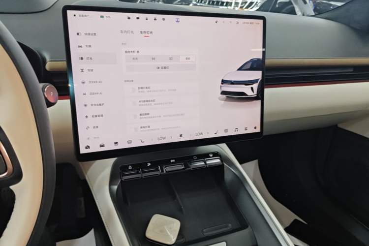 Used Zeekr 007GT 2025 Long-Range Rear-Wheel Drive Intelligent Driving Version 100 kWh Audio And AC Panel
