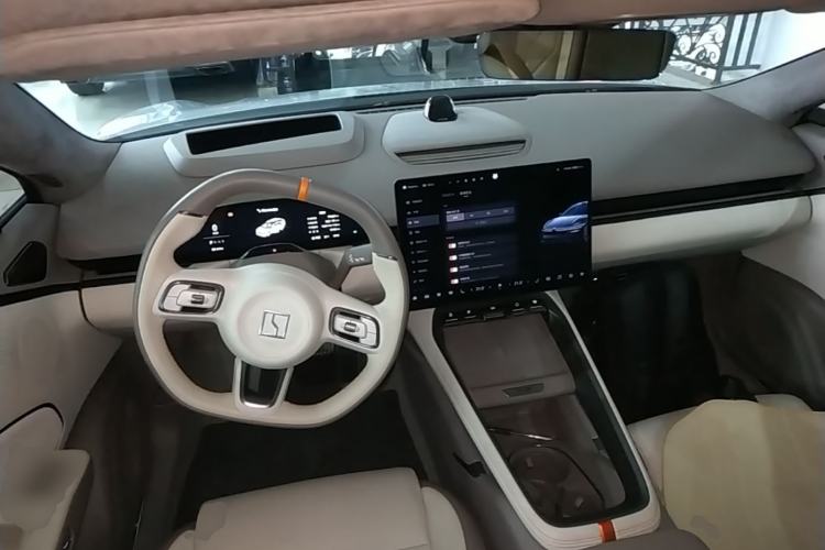 Used Zeekr 007GT 2025 Rear-Drive Intelligent Driving Version 75 kWh Center Console