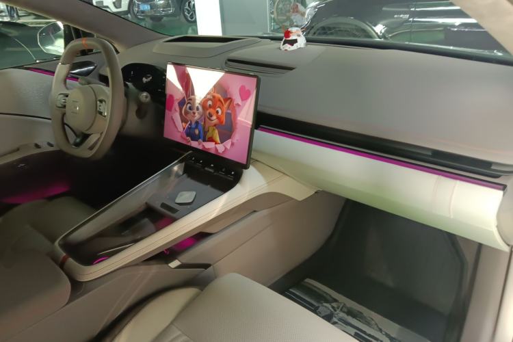Used Zeekr 007GT 2025 Long-Range Rear-Wheel Drive Intelligent Driving Version 100 kWh Center Console
