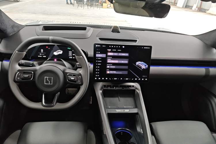 Used Zeekr 007GT 2025 Four-Wheel Drive Intelligent Driving Version 75 kWh Center Console