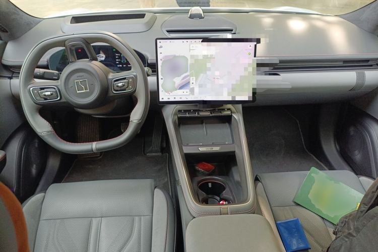 Used Zeekr 007GT 2025 Long-Range Rear-Wheel Drive Intelligent Driving Version 100 kWh Center Console