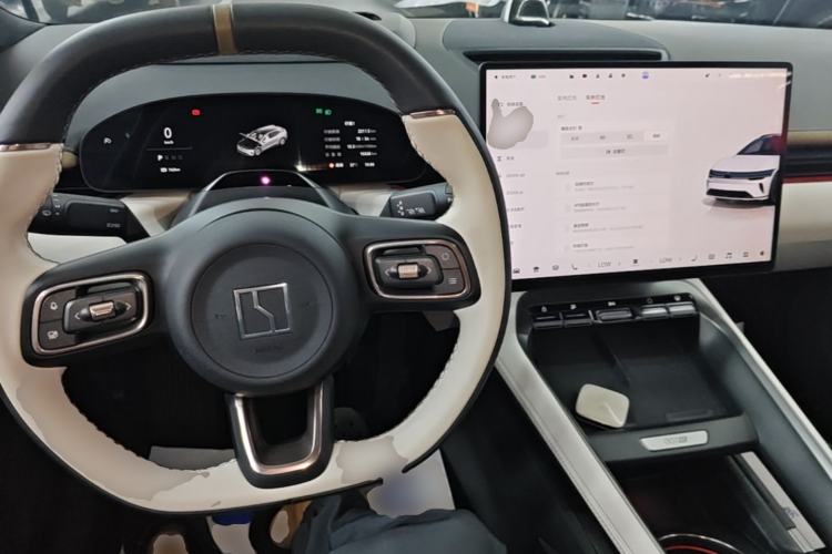 Used Zeekr 007GT 2025 Long-Range Rear-Wheel Drive Intelligent Driving Version 100 kWh Center Console