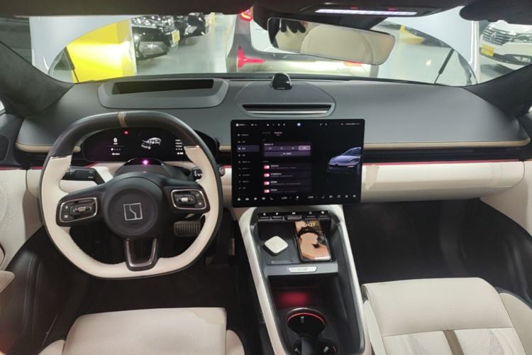 Used Zeekr 007GT 2025 Long-Range Rear-Wheel Drive Intelligent Driving Version 100 kWh Center Console