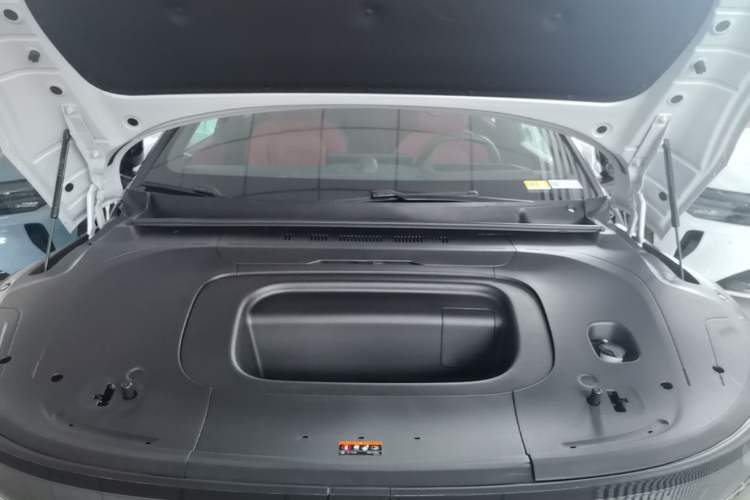 Used Zeekr 007GT 2025 Four-Wheel Drive Intelligent Driving Version 75 kWh Engine Bay