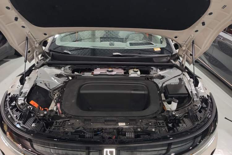 Used Zeekr 007GT 2025 Four-Wheel Drive Intelligent Driving Version 75 kWh Engine Bay