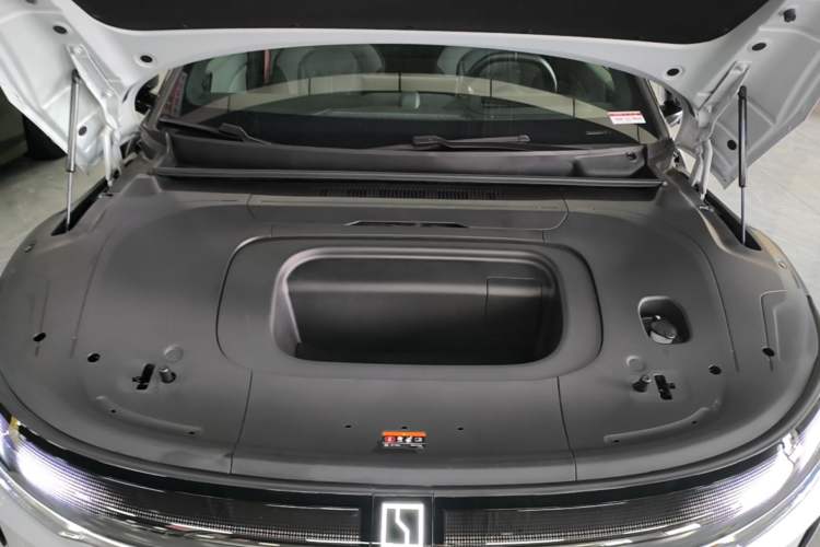Used Zeekr 007GT 2025 Four-Wheel Drive Intelligent Driving Version 75 kWh Engine Bay