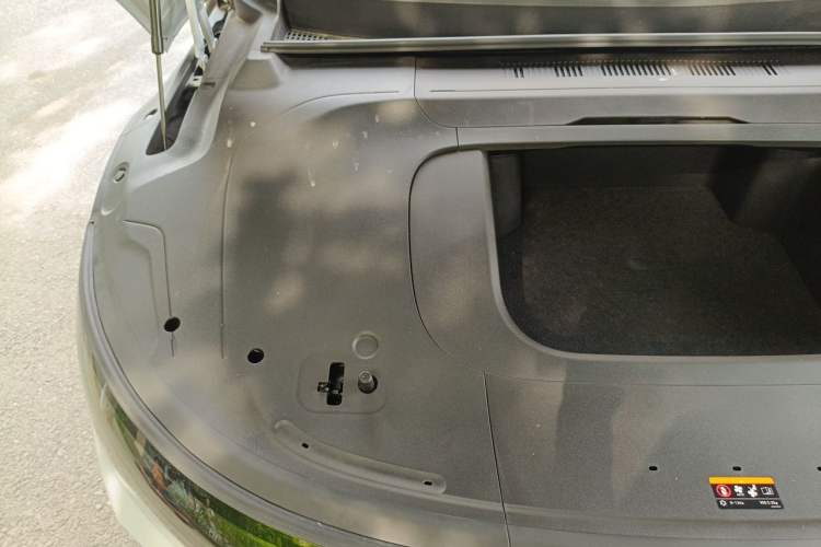 Used Zeekr 007GT 2025 Long-Range Rear-Wheel Drive Intelligent Driving Version 100 kWh Engine Bay Right