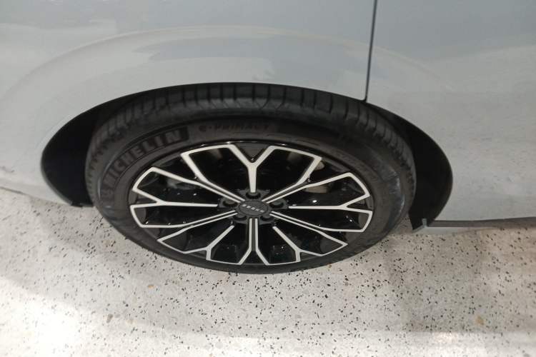 Used Zeekr 007GT 2025 Long-Range Rear-Wheel Drive Intelligent Driving Version 100 kWh Exterior 3