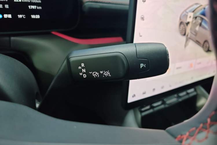 Used Zeekr 007GT 2025 Long-Range Rear-Wheel Drive Intelligent Driving Version 100 kWh Gear Lever