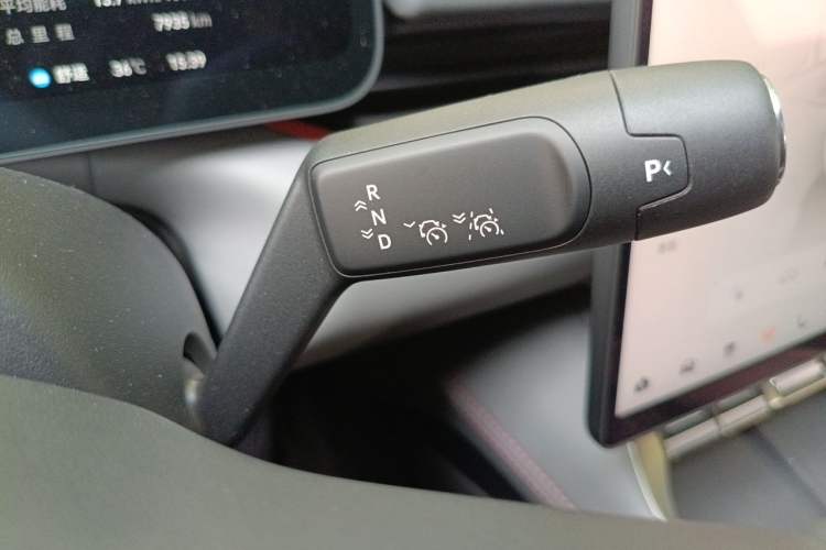 Used Zeekr 007GT 2025 Long-Range Rear-Wheel Drive Intelligent Driving Version 100 kWh Gear Lever