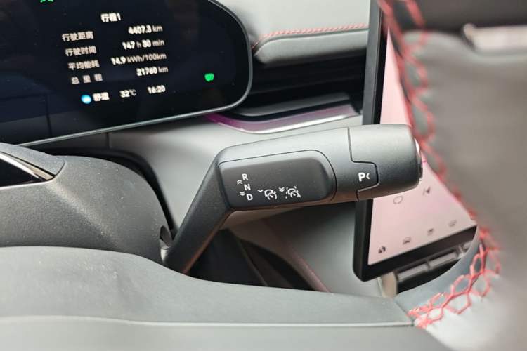 Used Zeekr 007GT 2025 Long-Range Rear-Wheel Drive Intelligent Driving Version 100 kWh Gear Lever