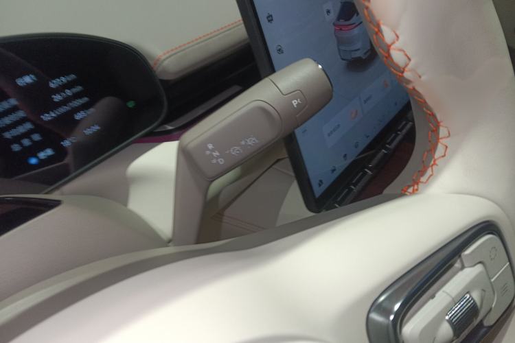 Used Zeekr 007GT 2025 Long-Range Rear-Wheel Drive Intelligent Driving Version 100 kWh Gear Lever