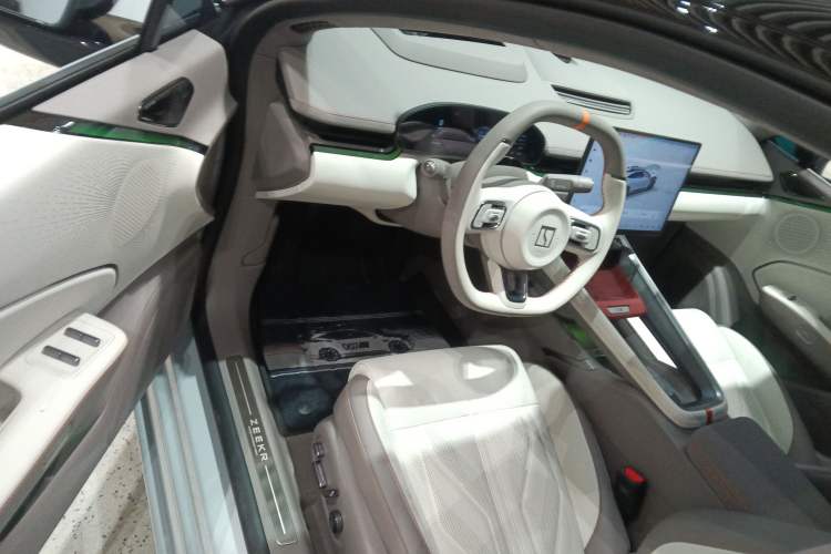 Used Zeekr 007GT 2025 Long-Range Rear-Wheel Drive Intelligent Driving Version 100 kWh Interior 3