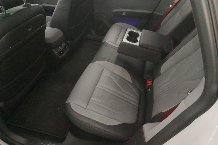 Used Zeekr 007GT 2025 Rear-Drive Intelligent Driving Version 75 kWh Interior 4