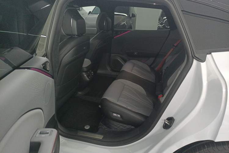 Used Zeekr 007GT 2025 Rear-Drive Intelligent Driving Version 75 kWh Interior 4