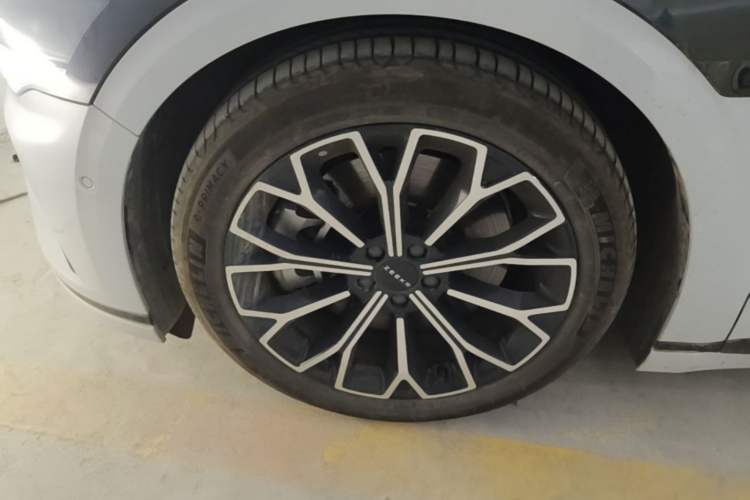 Used Zeekr 007GT 2025 Four-Wheel Drive Intelligent Driving Version 75 kWh Left Front Wheel Hub