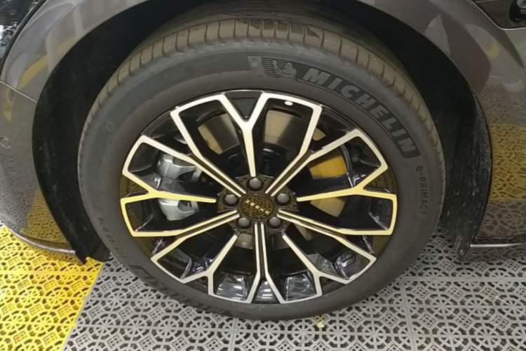 Used Zeekr 007GT 2025 Rear-Drive Intelligent Driving Version 75 kWh Left Front Wheel Hub