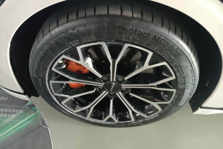 Used Zeekr 007GT 2025 Long-Range Rear-Wheel Drive Intelligent Driving Version 100 kWh Left Front Wheel Hub