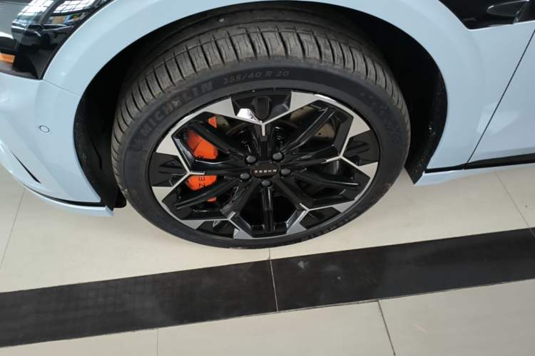 Used Zeekr 007GT 2025 Four-Wheel Drive Intelligent Driving Version 75 kWh Left Front Wheel Hub