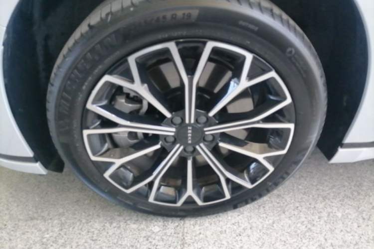 Used Zeekr 007GT 2025 Four-Wheel Drive Intelligent Driving Version 75 kWh Left Front Wheel Hub