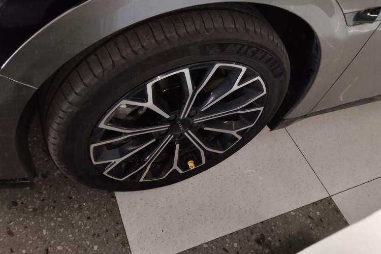 Used Zeekr 007GT 2025 Rear-Drive Intelligent Driving Version 75 kWh Left Front Wheel Hub