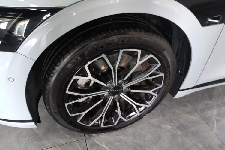 Used Zeekr 007GT 2025 Four-Wheel Drive Intelligent Driving Version 75 kWh Left Front Wheel Hub