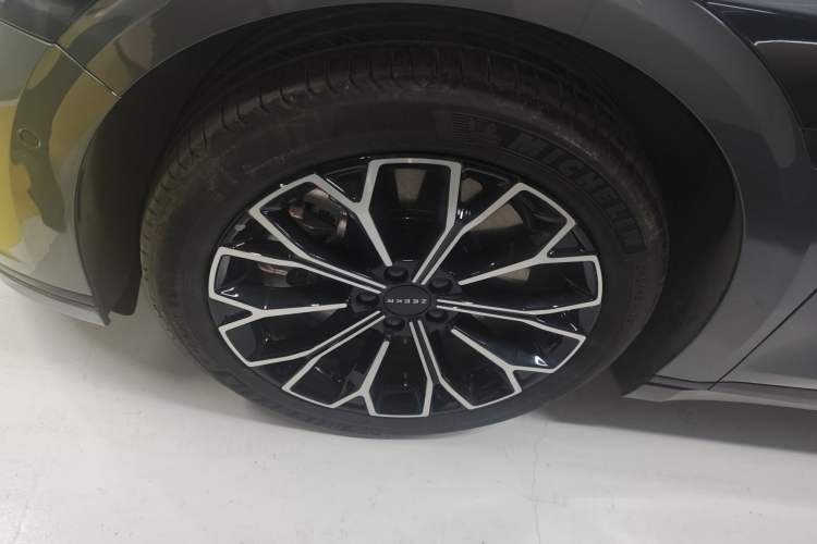 Used Zeekr 007GT 2025 Rear-Drive Intelligent Driving Version 75 kWh Left Front Wheel Hub