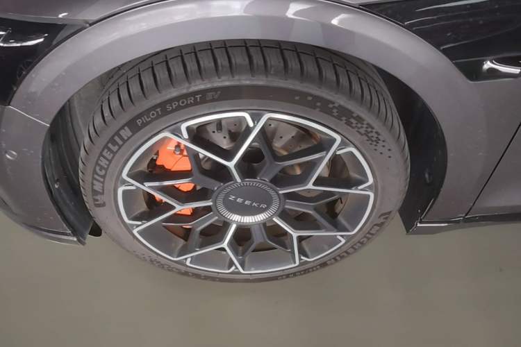 Used Zeekr 007GT 2025 Long-Range All-Wheel-Drive Intelligent Driving Version 100 kWh Left Front Wheel Hub