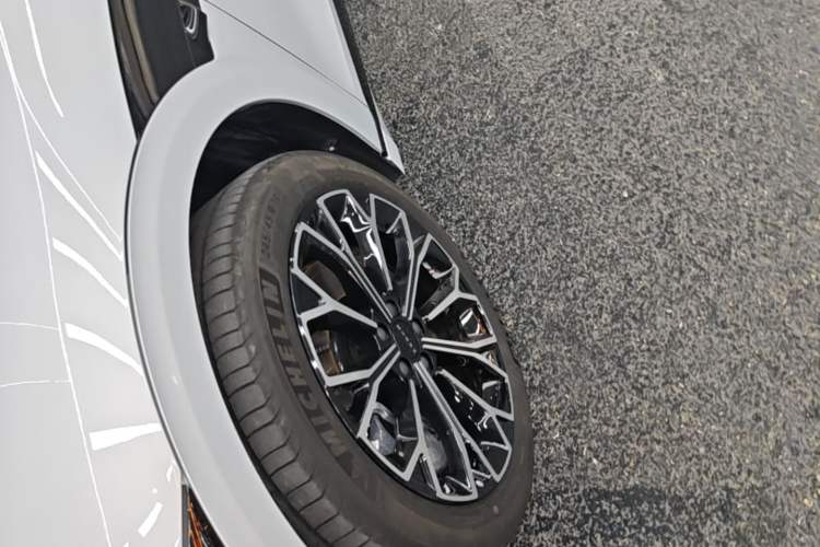 Used Zeekr 007GT 2025 Long-Range Rear-Wheel Drive Intelligent Driving Version 100 kWh Left Front Wheel Hub