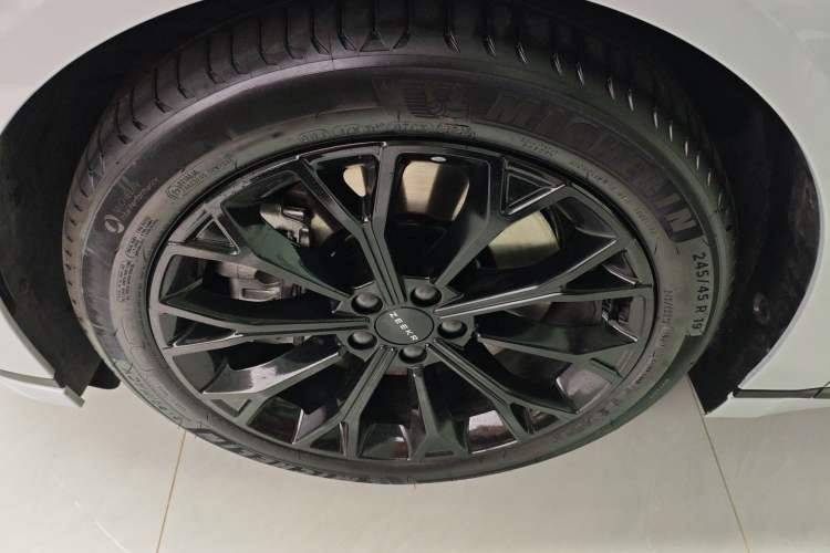 Used Zeekr 007GT 2025 Rear-Drive Intelligent Driving Version 75 kWh Left Front Wheel Hub