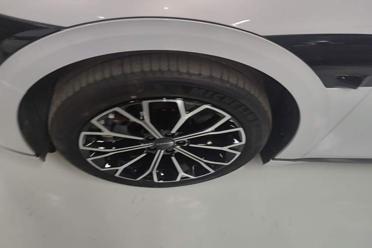 Used Zeekr 007GT 2025 Long-Range Rear-Wheel Drive Intelligent Driving Version 100 kWh Left Front Wheel Hub