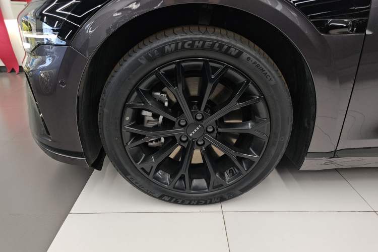 Used Zeekr 007GT 2025 Rear-Drive Intelligent Driving Version 75 kWh Left Front Wheel Hub