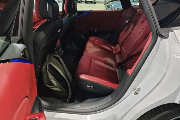 Used Zeekr 007GT 2025 Four-Wheel Drive Intelligent Driving Version 75 kWh Left Rear Seat