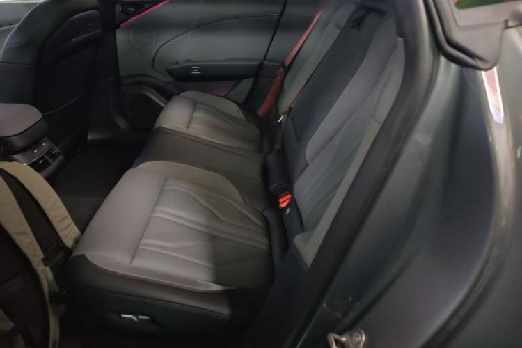 Used Zeekr 007GT 2025 Long-Range Rear-Wheel Drive Intelligent Driving Version 100 kWh Left Rear Seat
