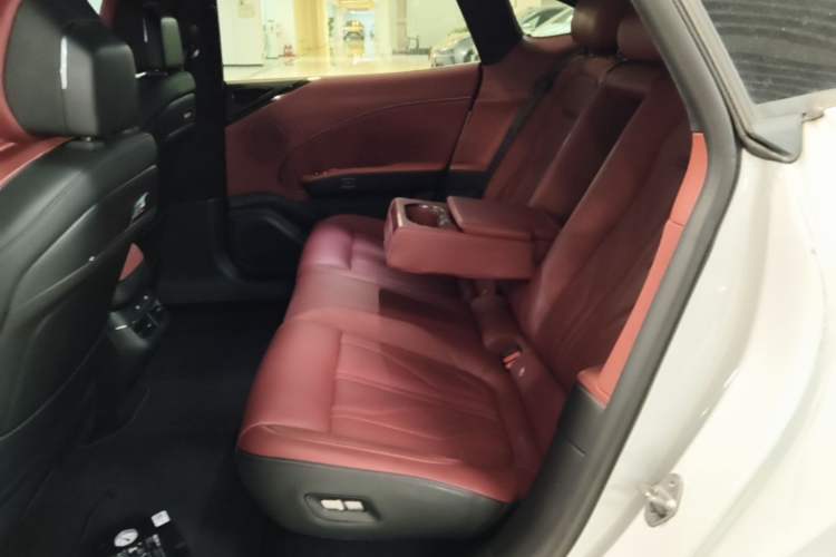 Used Zeekr 007GT 2025 Four-Wheel Drive Intelligent Driving Version 75 kWh Left Rear Seat