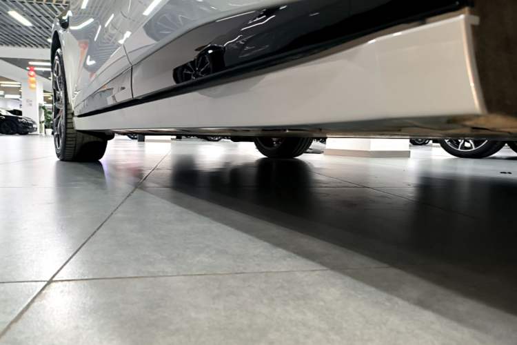 Used Zeekr 007GT 2025 Four-Wheel Drive Intelligent Driving Version 75 kWh Left Side Sill