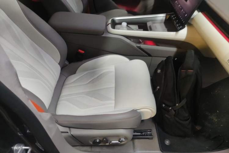 Used Zeekr 007GT 2025 Rear-Drive Intelligent Driving Version 75 kWh Right Front Seat