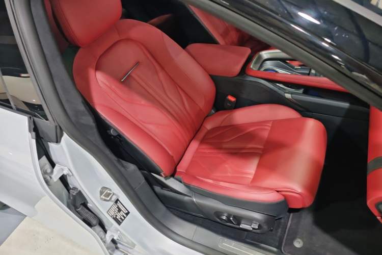 Used Zeekr 007GT 2025 Four-Wheel Drive Intelligent Driving Version 75 kWh Right Front Seat