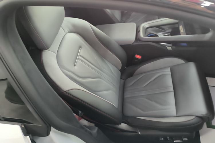 Used Zeekr 007GT 2025 Four-Wheel Drive Intelligent Driving Version 75 kWh Right Front Seat