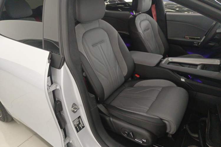 Used Zeekr 007GT 2025 Rear-Drive Intelligent Driving Version 75 kWh Right Front Seat