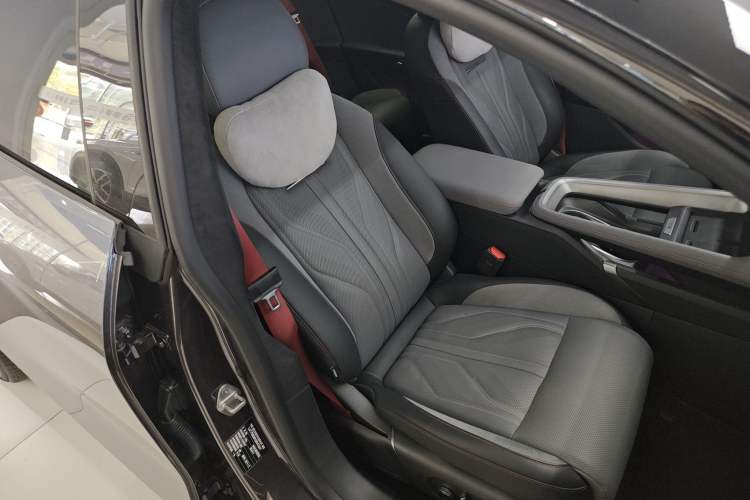 Used Zeekr 007GT 2025 Rear-Drive Intelligent Driving Version 75 kWh Right Front Seat