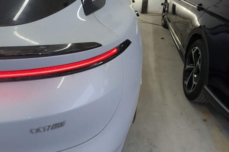 Used Zeekr 007GT 2025 Four-Wheel Drive Intelligent Driving Version 75 kWh Right Rear Taillight