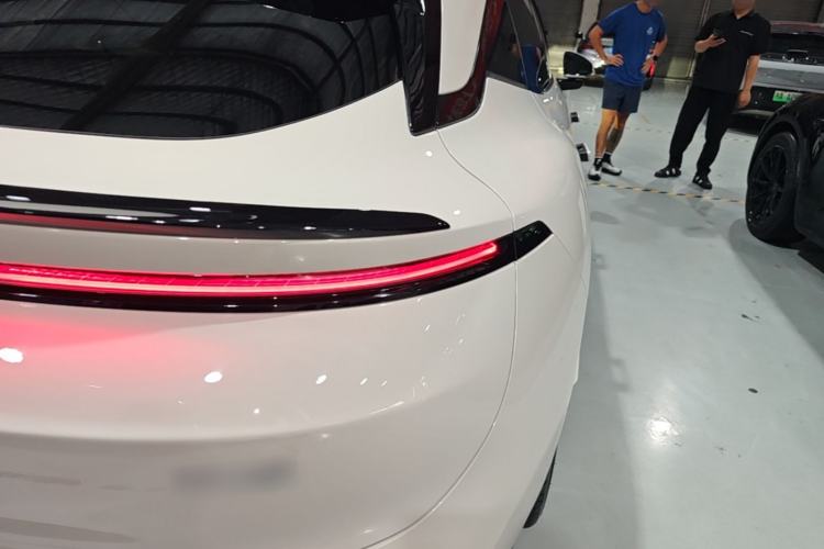 Used Zeekr 007GT 2025 Four-Wheel Drive Intelligent Driving Version 75 kWh Right Rear Taillight