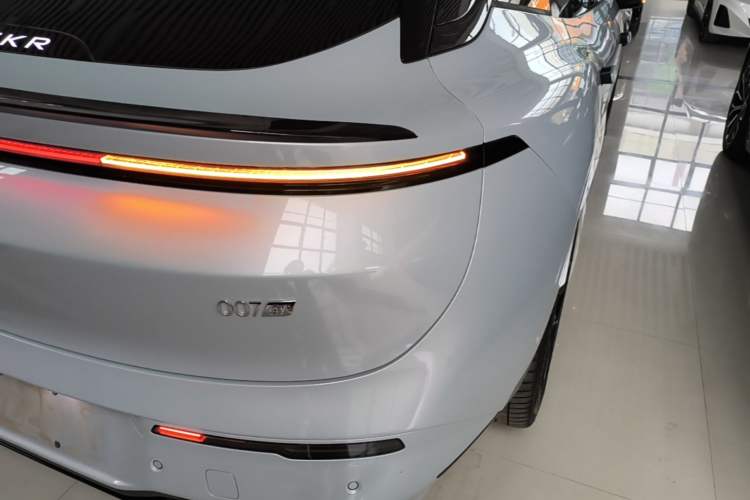 Used Zeekr 007GT 2025 Four-Wheel Drive Intelligent Driving Version 75 kWh Right Rear Taillight