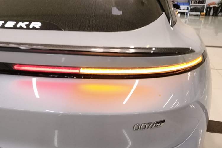 Used Zeekr 007GT 2025 Four-Wheel Drive Intelligent Driving Version 75 kWh Right Rear Taillight