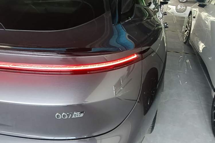 Used Zeekr 007GT 2025 Rear-Drive Intelligent Driving Version 75 kWh Right Rear Taillight