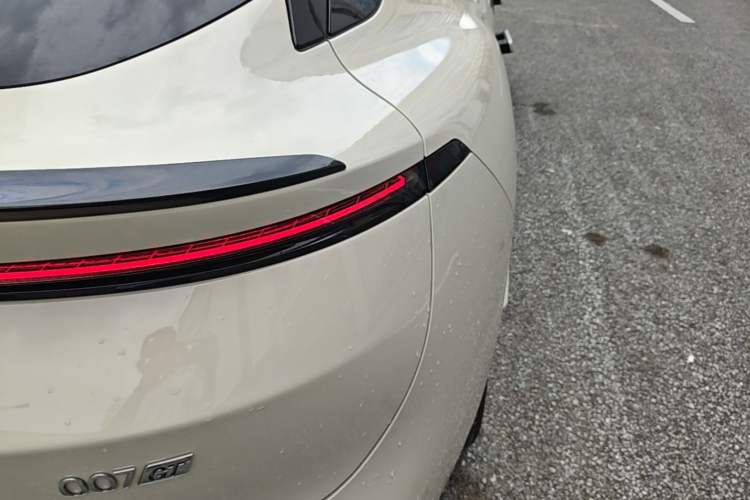 Used Zeekr 007GT 2025 Long-Range Rear-Wheel Drive Intelligent Driving Version 100 kWh Right Rear Taillight